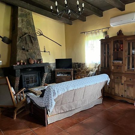 Hostal El Majano Montánchez Exterior foto